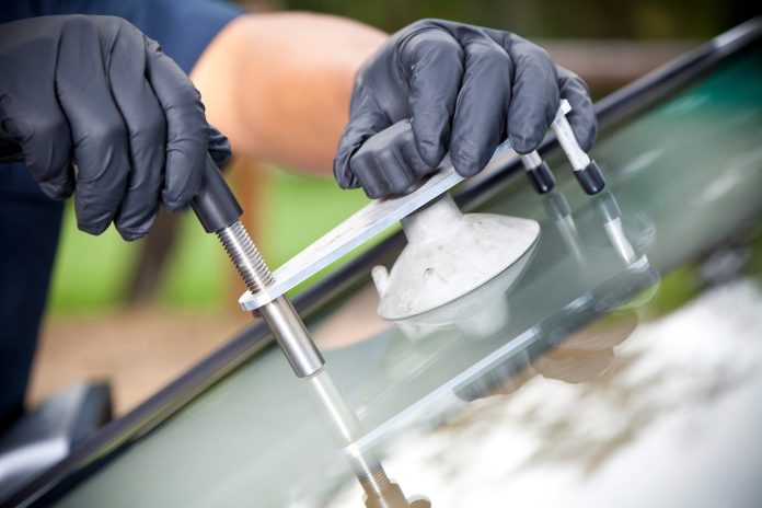Florida auto glass repair shops help fuel an insurance crisis